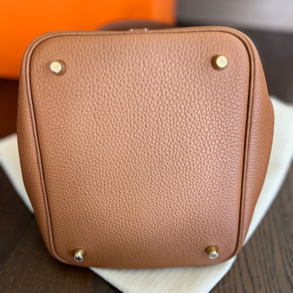 HERMES Picotin Lock 22 - Gold on Gold - 2023 - Picture 6 of 8